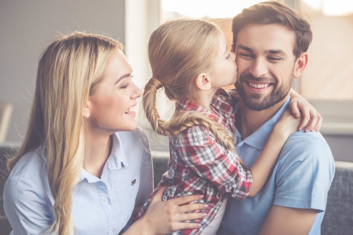 familia feliz en casa